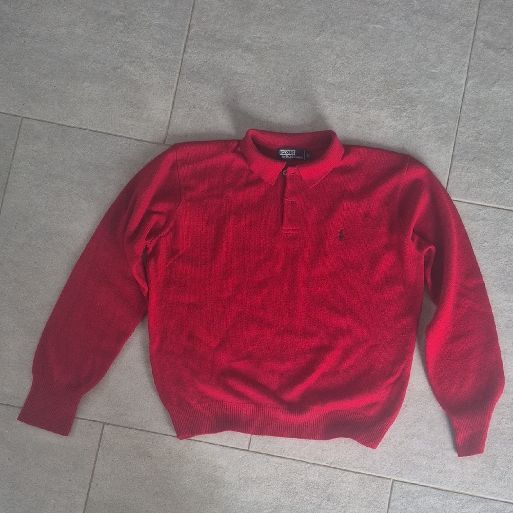 Ralph Lauren Lambswool Sweater in Rich Red. Size L